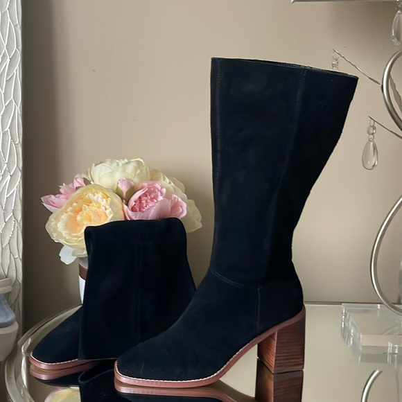 Crown Vintage Shoes - NEW Crown Vintage Ravvi Black Suede Boots